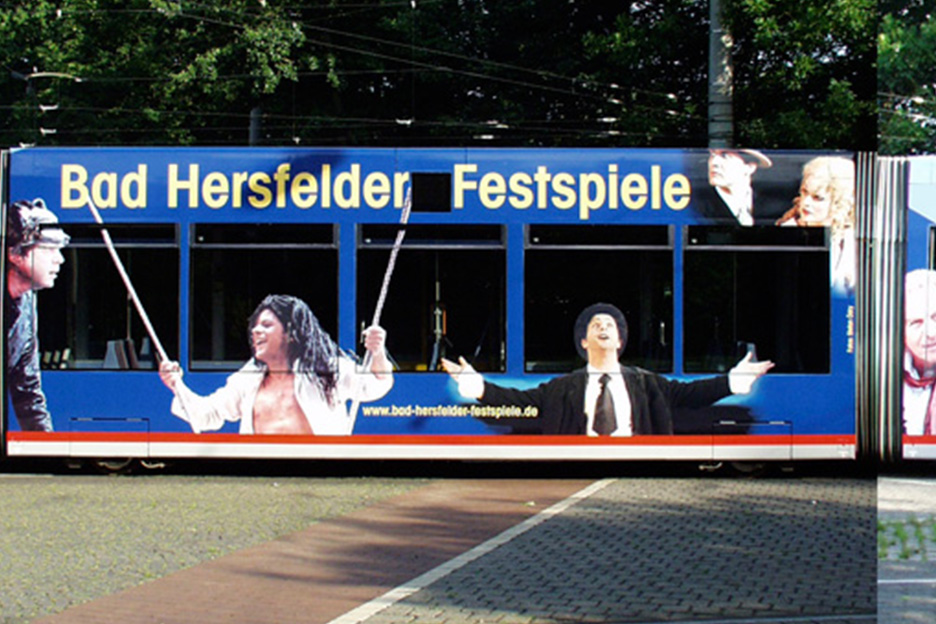 Werbefritze auch auf Bussen und Bahnen